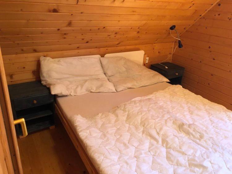 Almos Apartman Balatonfenyves Esterno foto