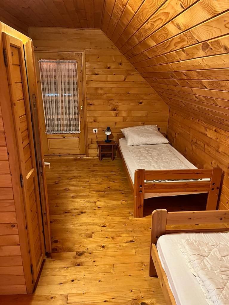 Almos Apartman Balatonfenyves Esterno foto